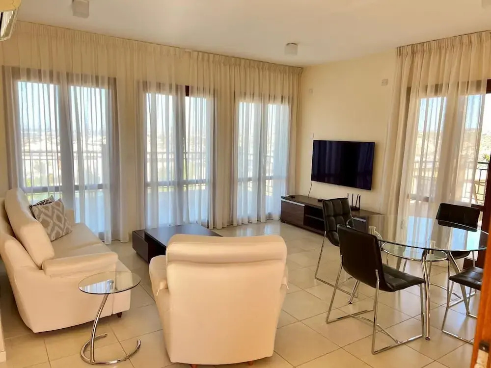 Perfect Getaway for 2 With Shared Pool