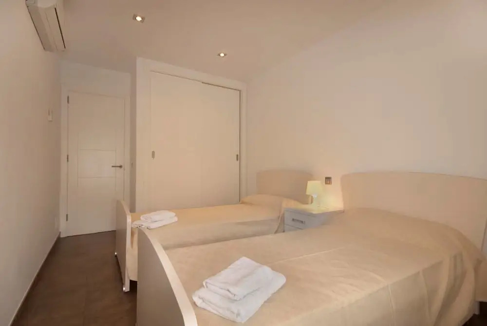 Apartment - 3 Bedrooms with Pool and WiFi - 107470