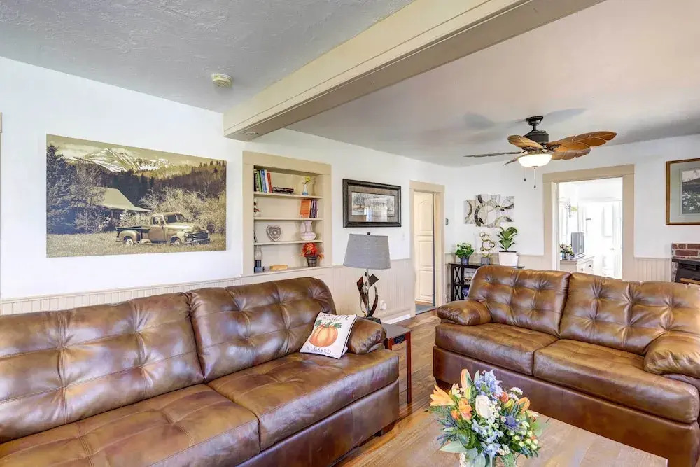 Charming Montrose Family Home: Block to Downtown!