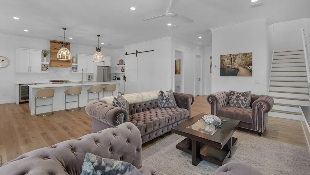3br/2.5ba, Sleeps 8, Private Beach Access!