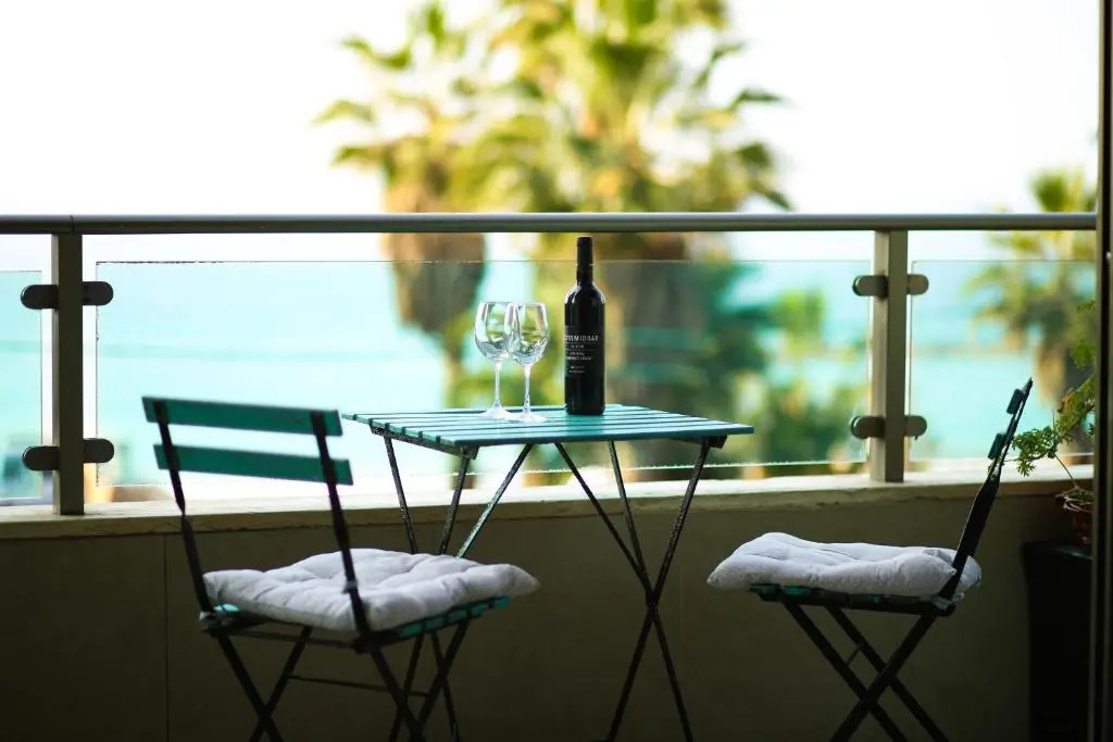 Sea View Apartment Prime Location On The Beach