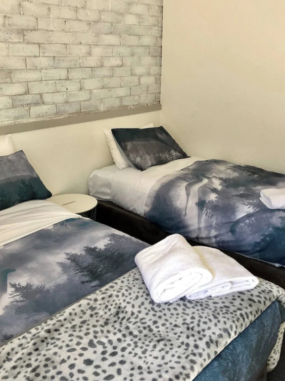24 Hotham 3 Bedroom Renovated Apartment