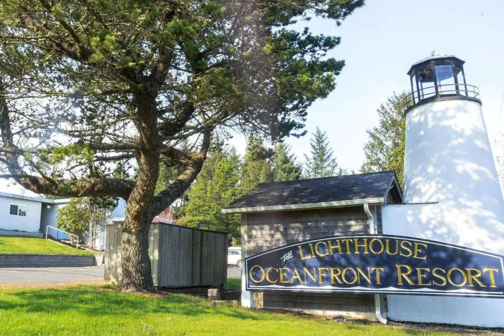 Lighthouse Oceanfront Resort