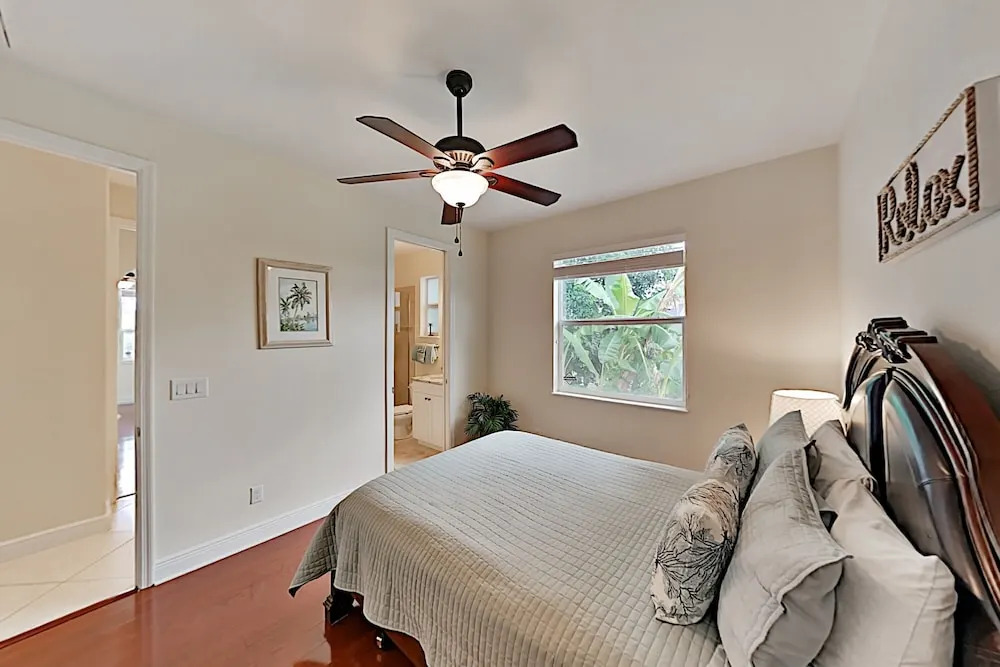 Upscale All-suite Canal W/ Dock & Fireplace 4 Bedroom Home