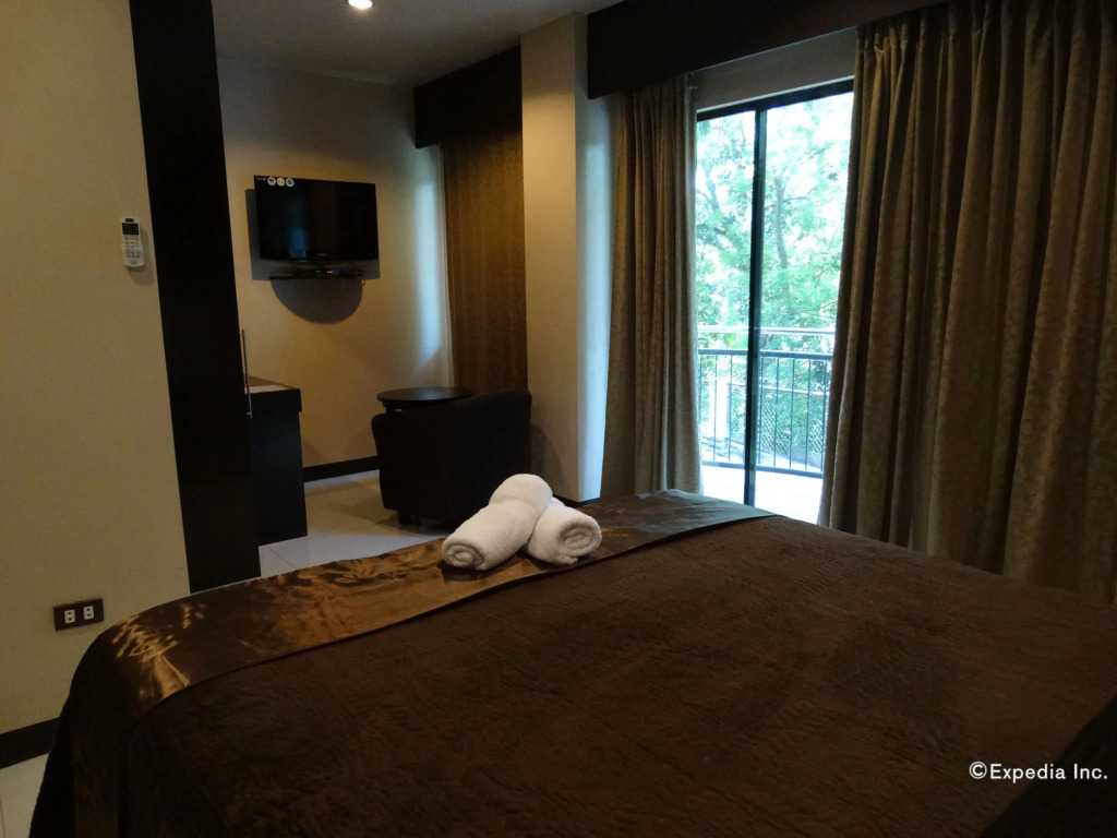Peridot Suites