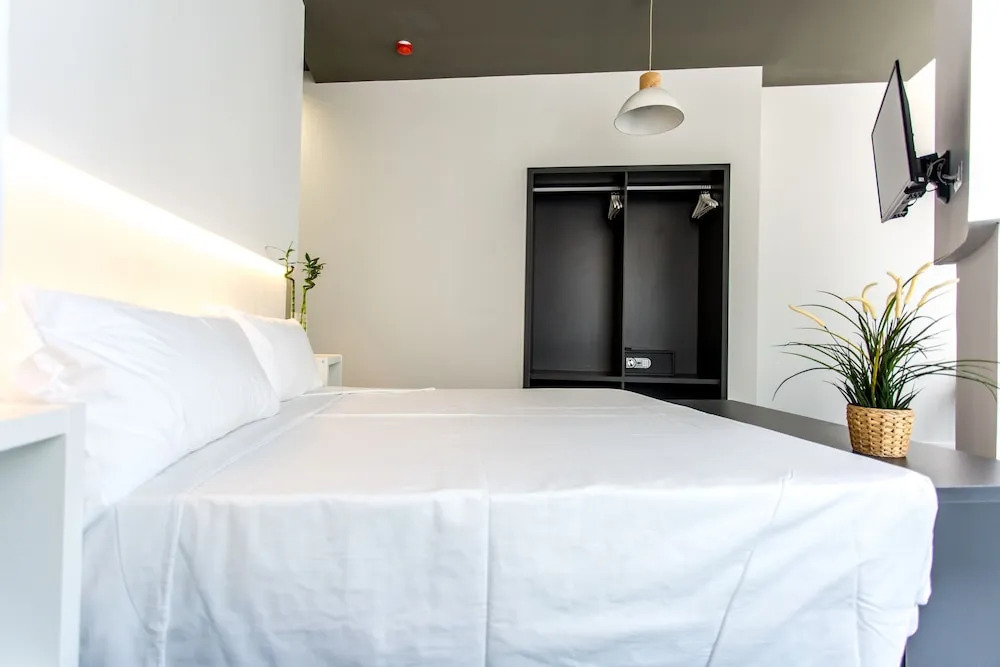 Boutique Creative Rooms