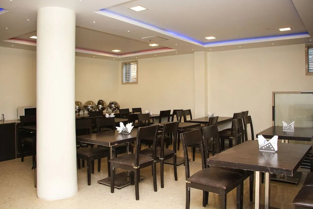 Hotel De Santosh Residency