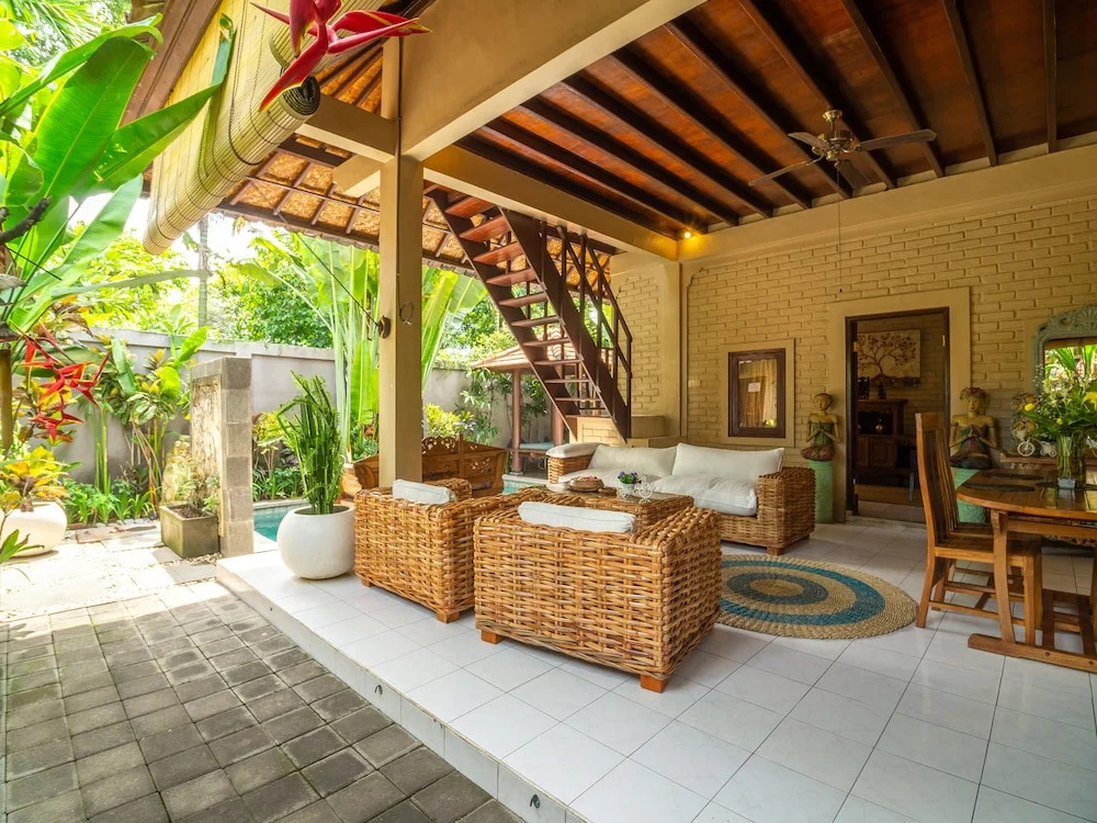 Enjoying Life Villa at Bintang
