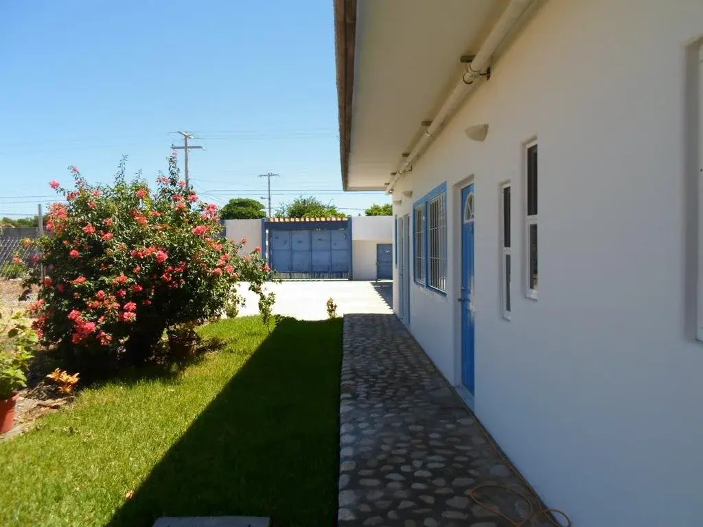 Hotel y Suites Del Paci­fico