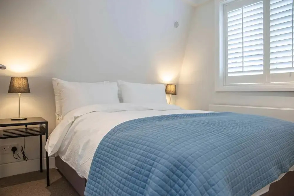 Stunning Rare Soho Gem