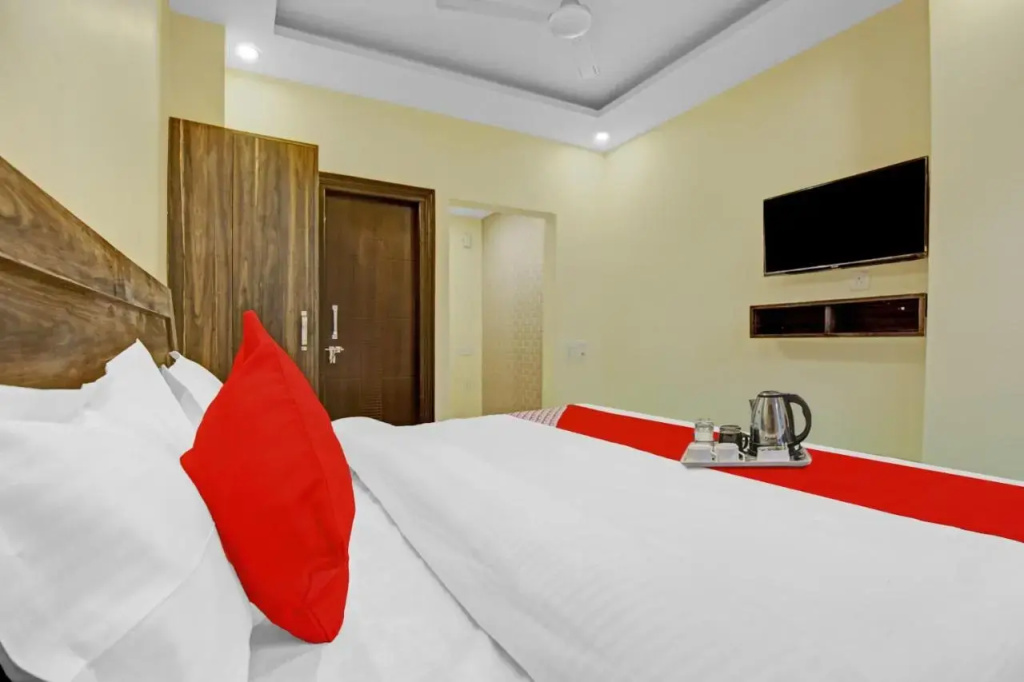 OYO Flagship 70251 Hotel Starwood