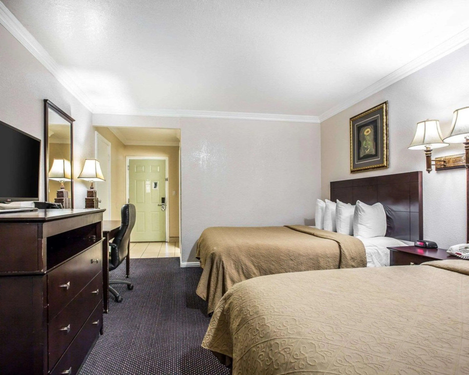 Quality Inn & Suites Thousand Oaks