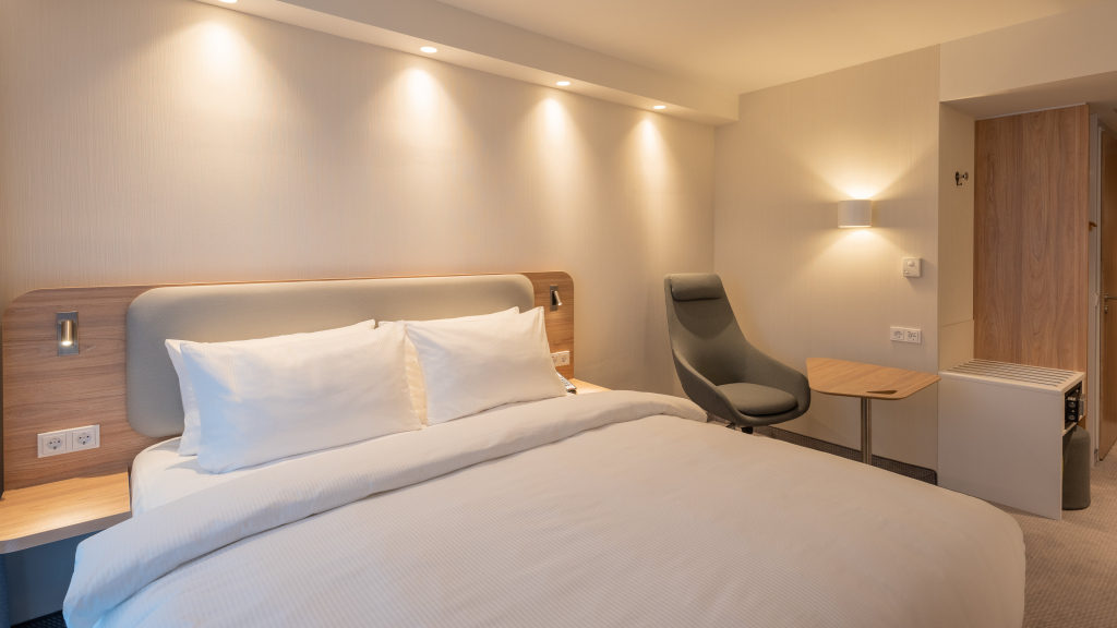 Holiday Inn Express & Suites - Potsdam by IHG