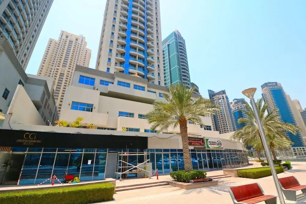 Stunning 3BR Apt. with panoramic Marina views