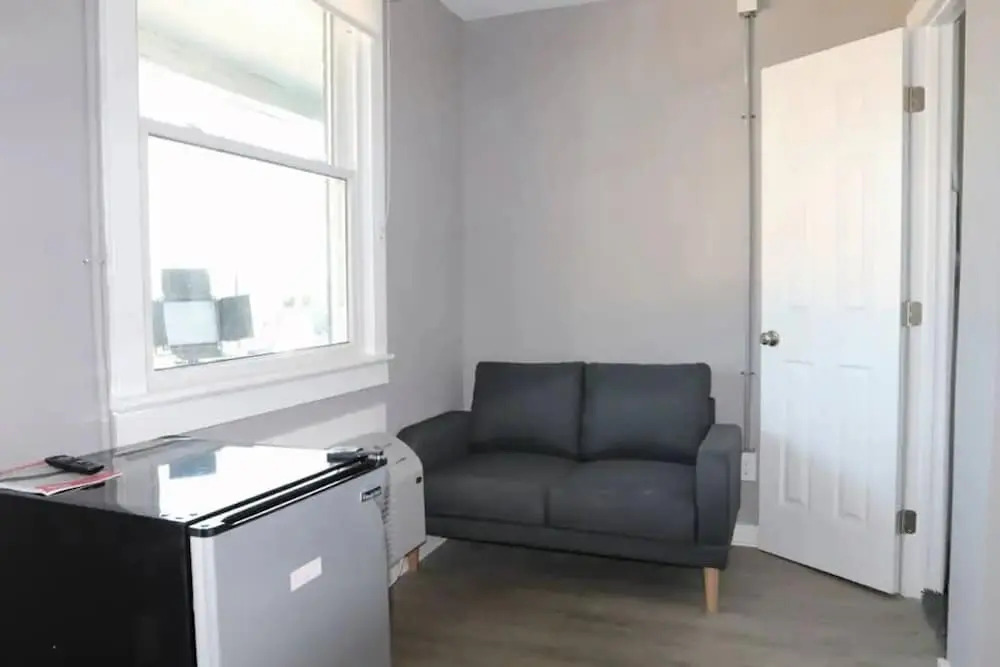 Cute & Friendly 1-BR 10 Mins From Nash