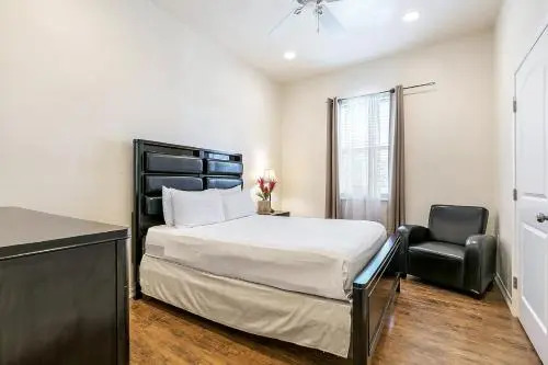 Spacious 3BR/2.5BATH Condo in Great location