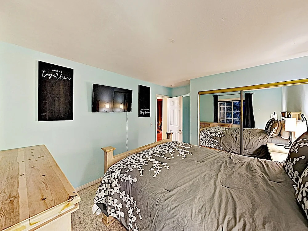 New Listing! "evergreen Escape" - Decks & Game Room 5 Bedroom Home
