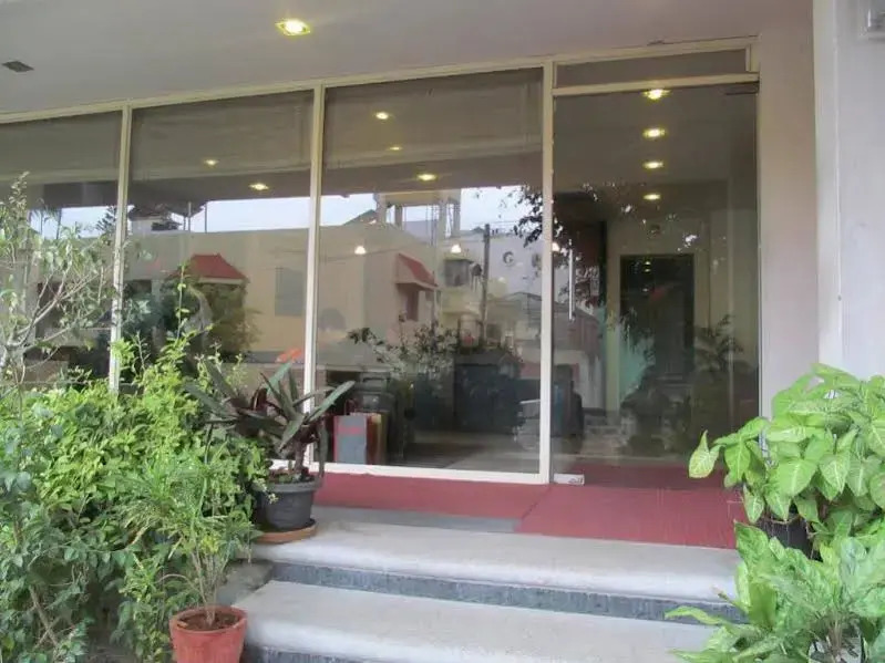 Shilton Residence Hotel