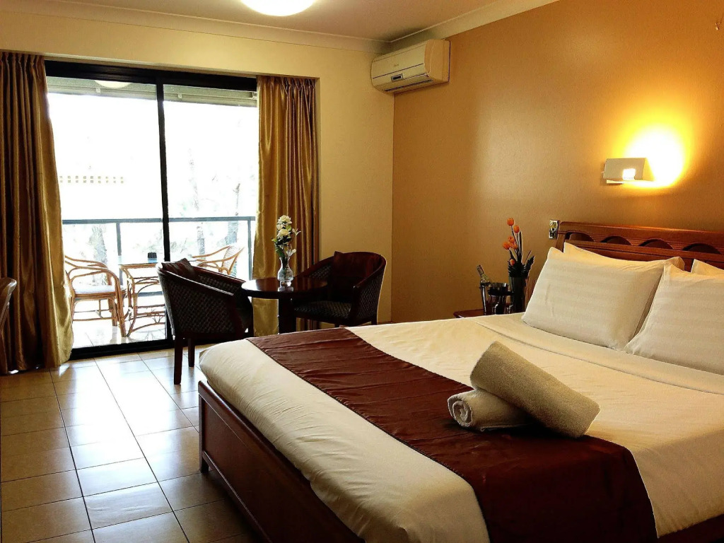 Novena Palms Motel