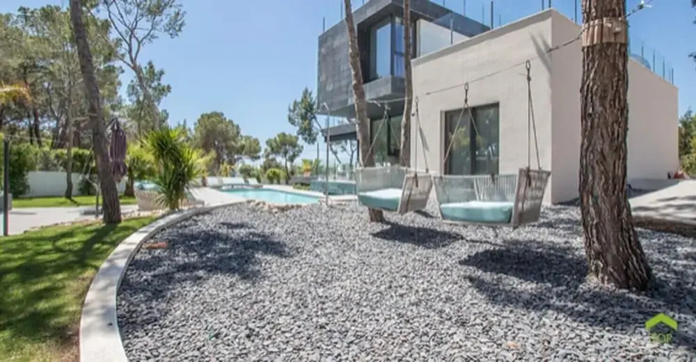 Spectacular Holiday Home With Private Pool Near the sea