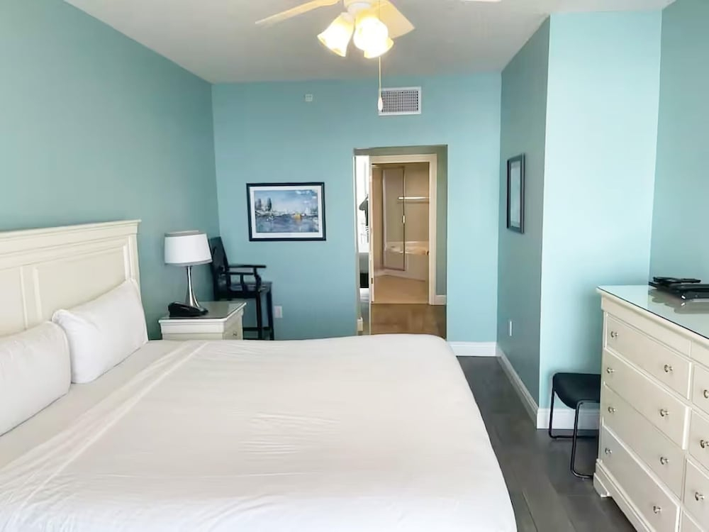 Majestic Beach Towers 2-305