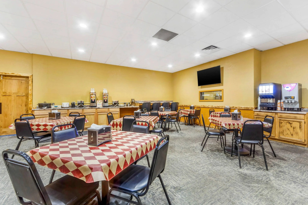 Econo Lodge Inn & Suites Brookings