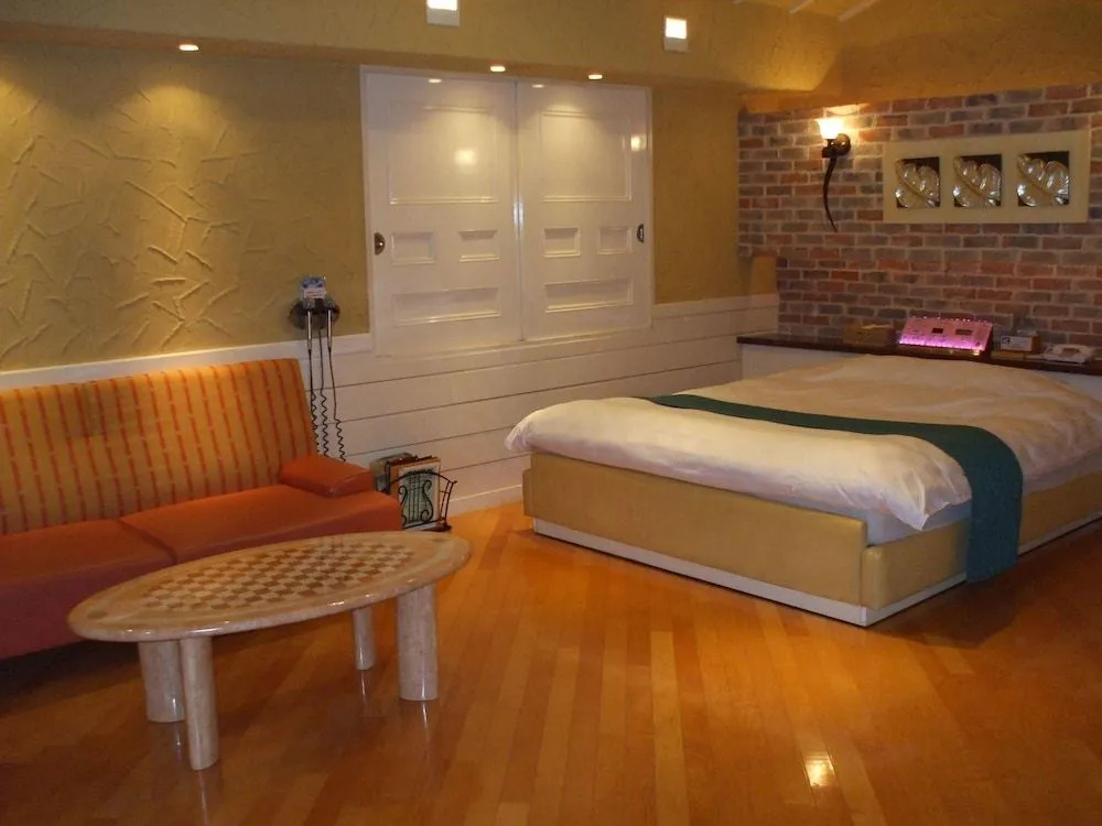 Hotel Large