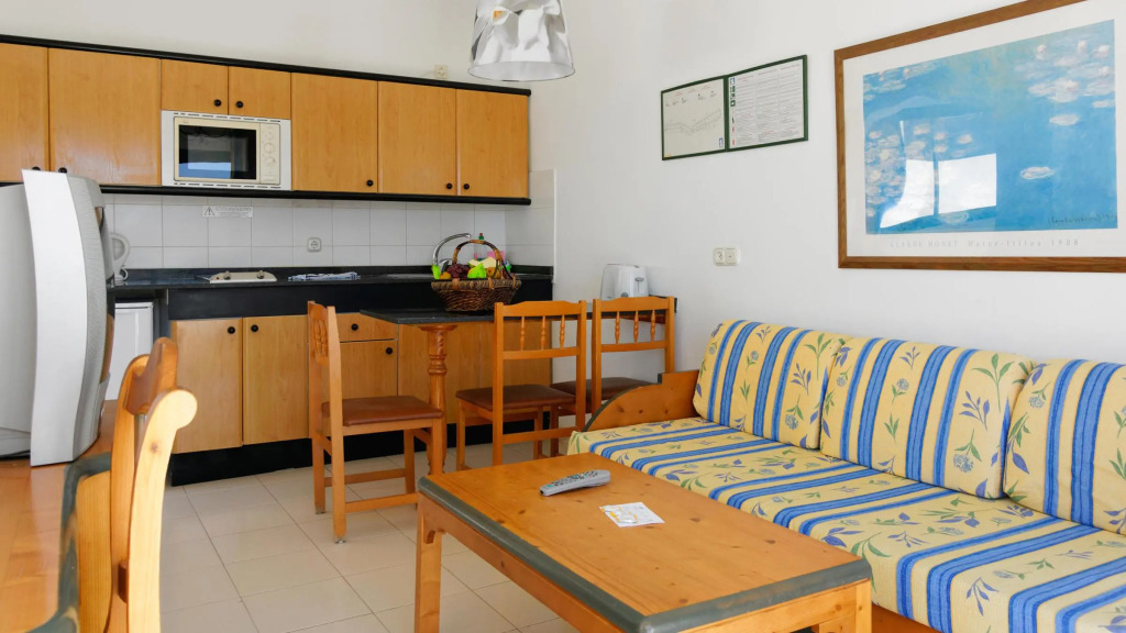 Los Veleros Apartments