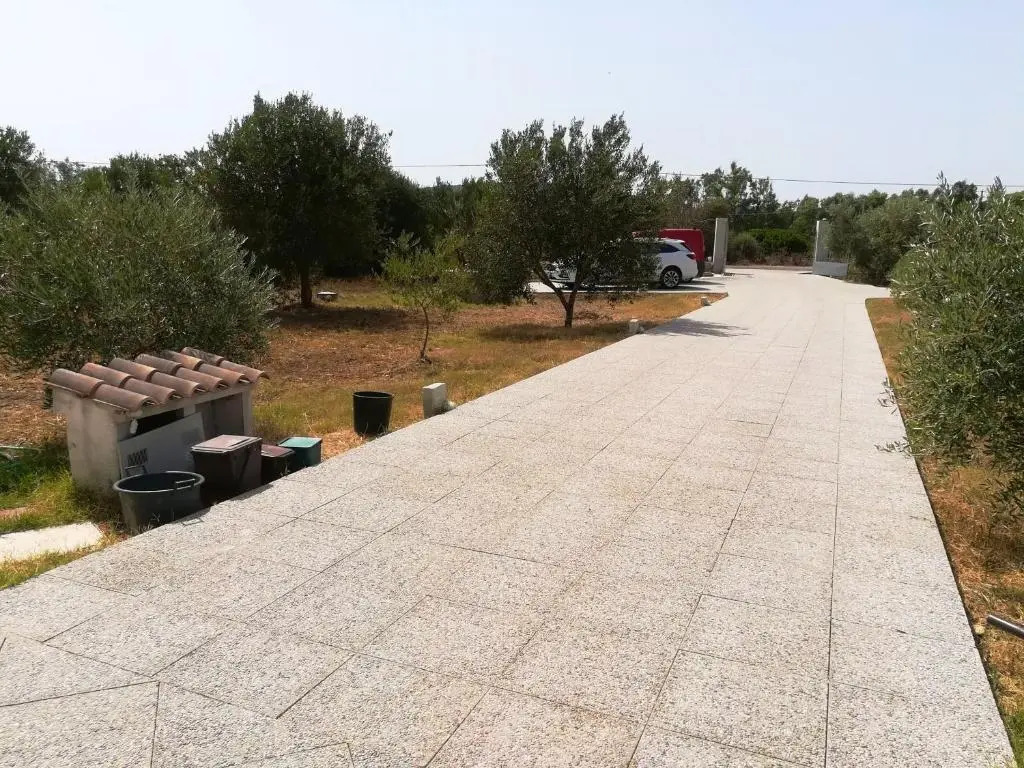 2 bedrooms house with enclosed garden and wifi at Sant'Anna Arresi 3 km away from the beach