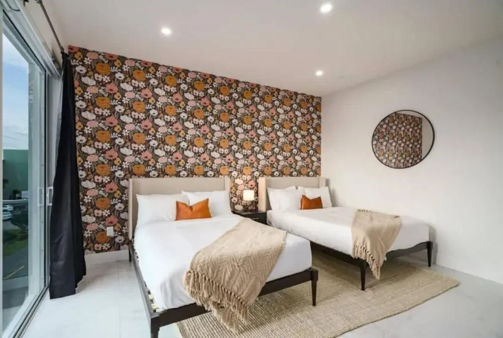 Villa 3 Min Walk to Beach Pool