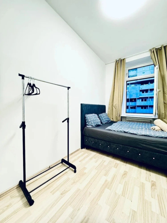 Quiet Private Room Near FAC Platz