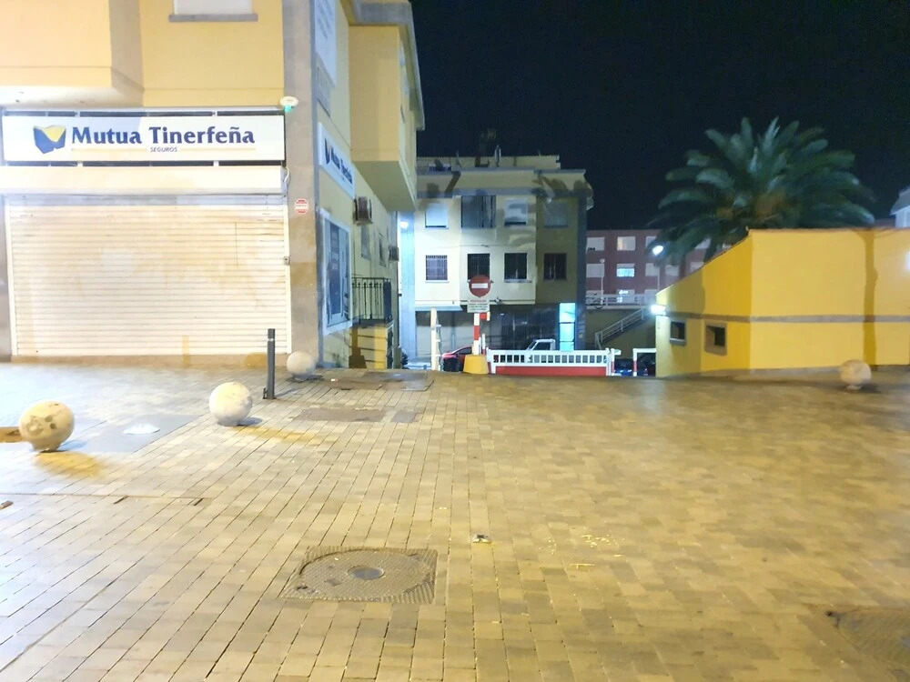 Budget Rooms at Jumbo (15 minutes walk)