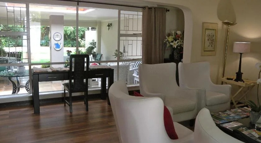 Rosebank Lodge Guesthouse by Claires