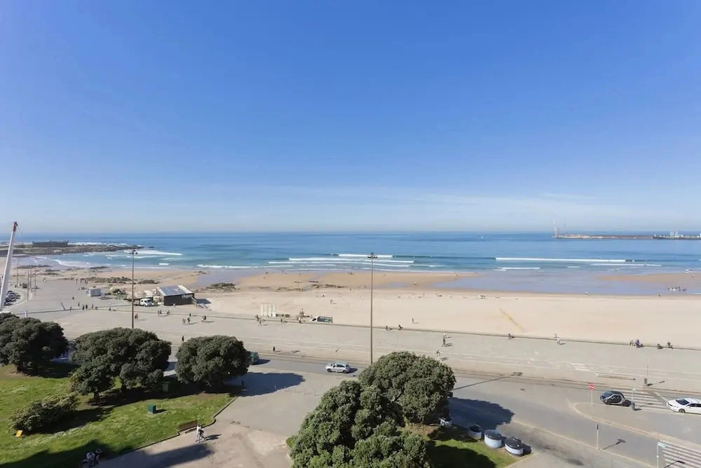 Liiiving in Matosinhos - Seaside Balcony Apartment