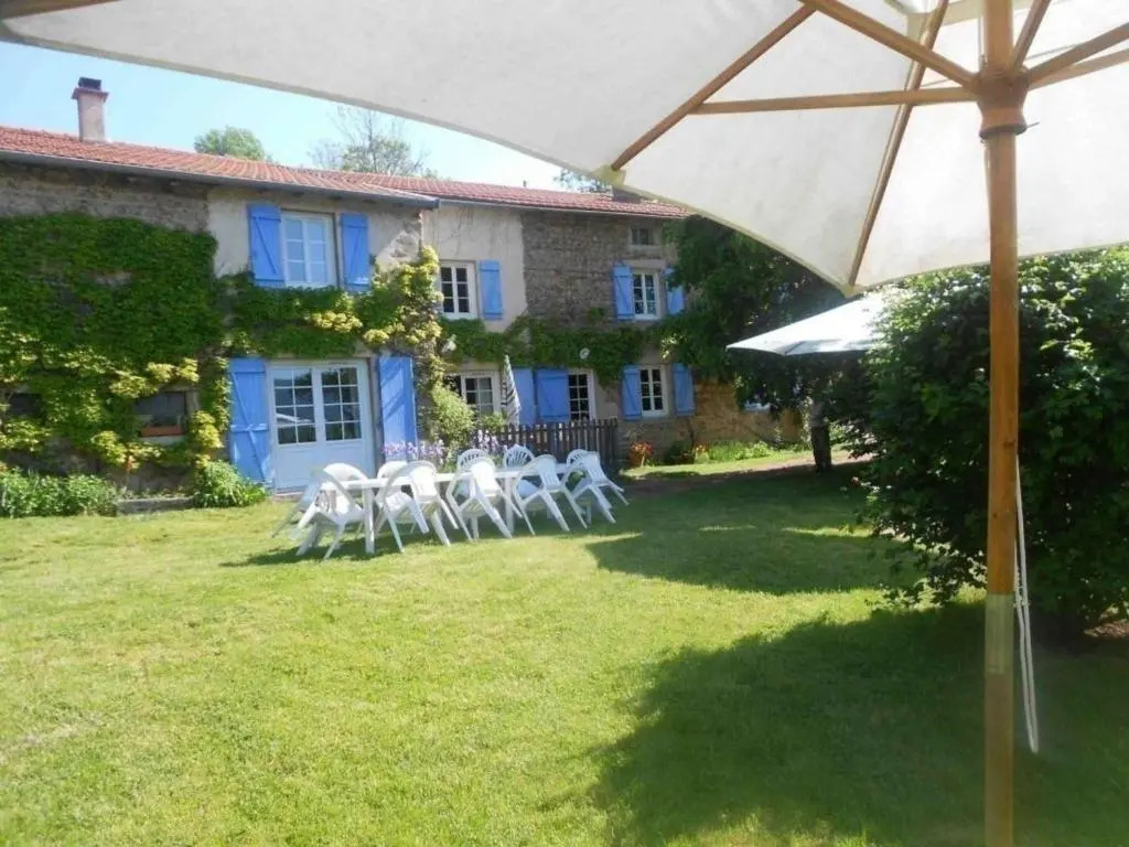 Gîte spacieux avec jardin calme et jeux denfants - FR-1-496-95