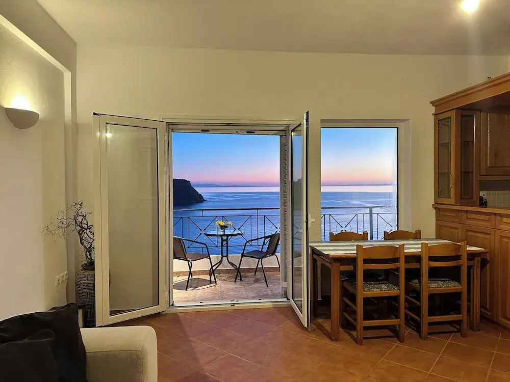 Roumers Himara