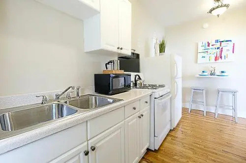 1920s Urban Charm SHELTER IN PLACE HERE!