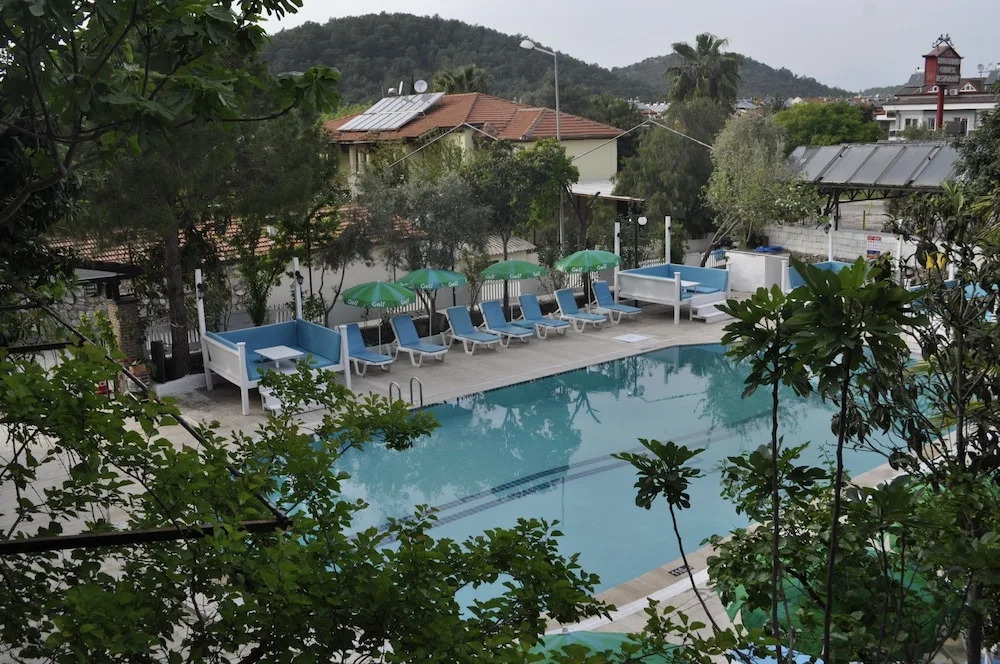 Nicholas Garden Hotel
