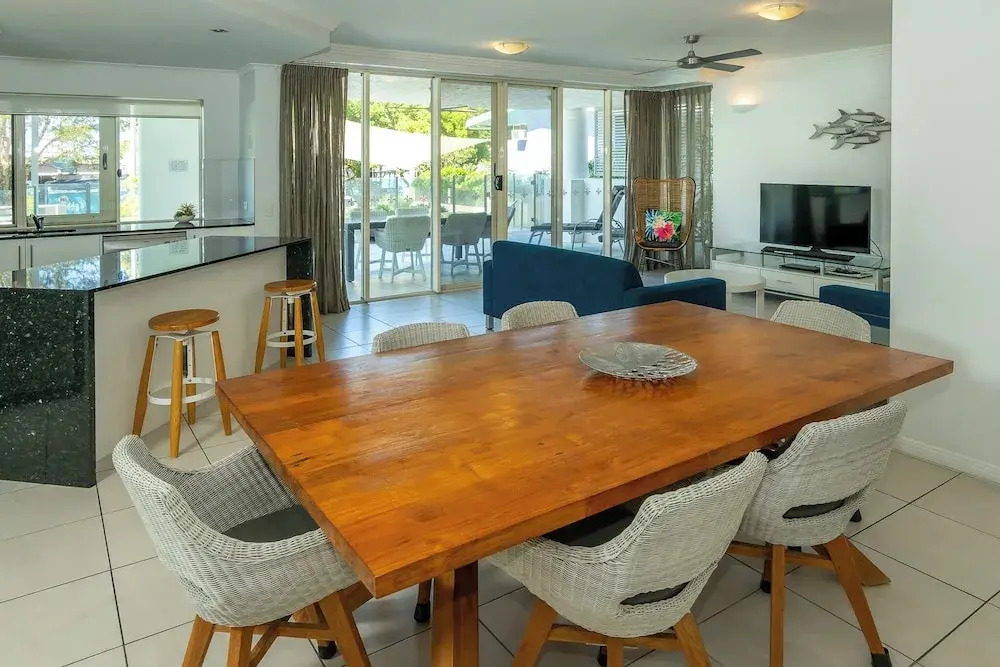 Waters Edge Apartment Cairns