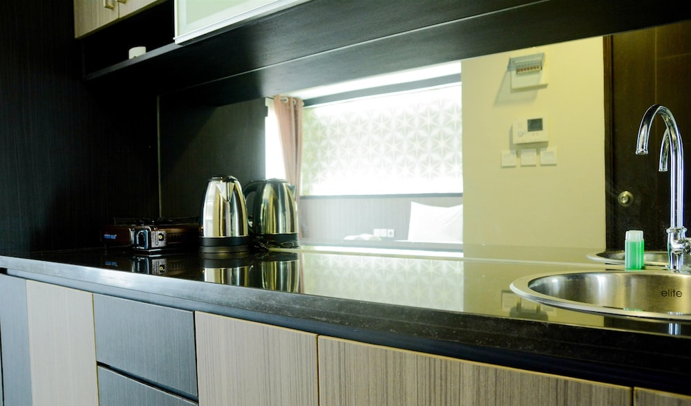 Best Location Studio Room Atria Residence Apartment Gading Serpong By Travelio