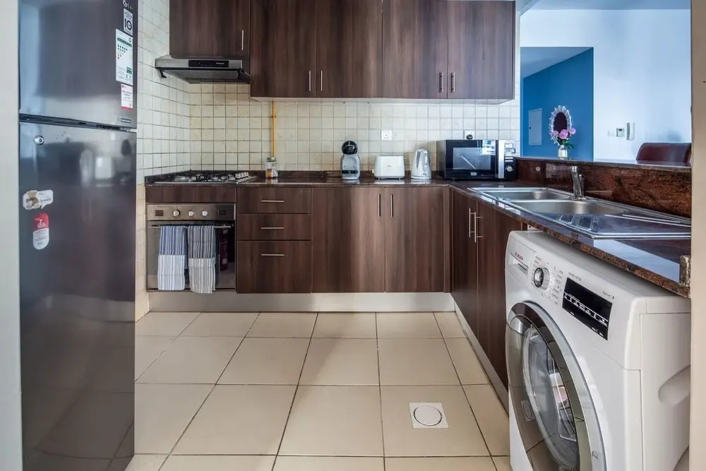 Luxurious 2BR w/ Stunning Marina Views - Minutes From Dubai Metro & Tram!