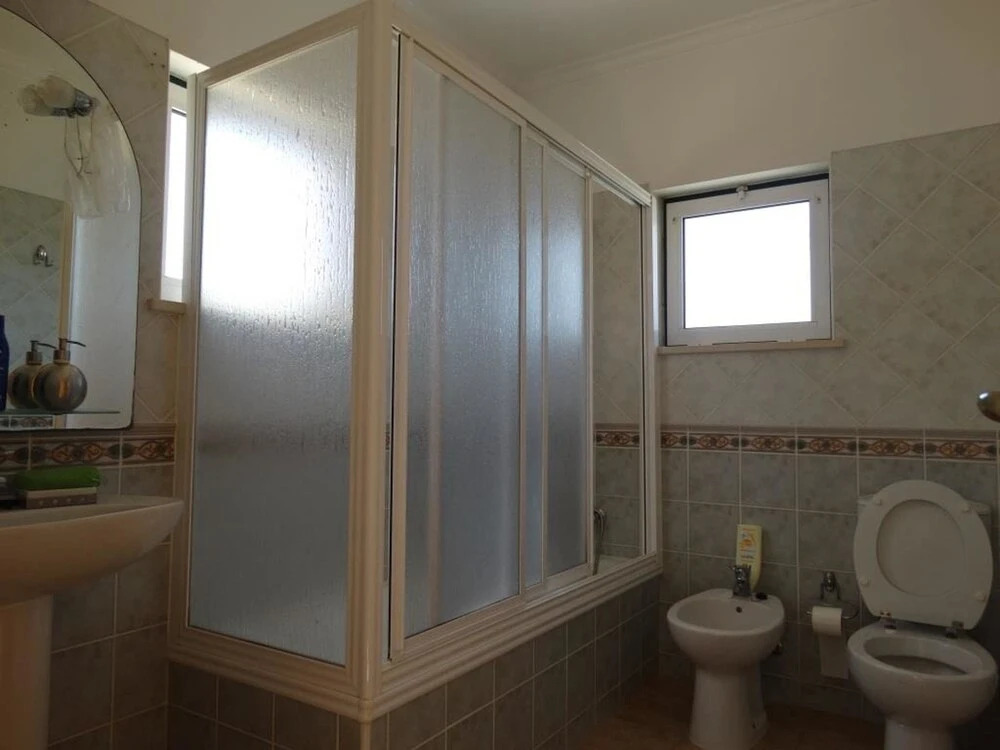 House With 3 Bedrooms in Parchal, With Wonderful sea View, Enclosed Ga
