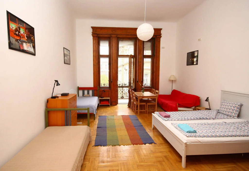 Pals Hostel and Apartments