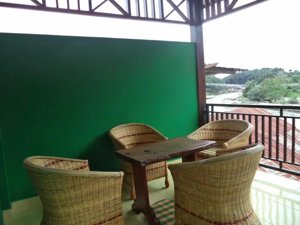 Ida Guest House & JUNGLE TREKKING