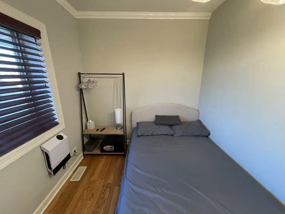 Feel At Home In Flo Bright Welcoming Private Room