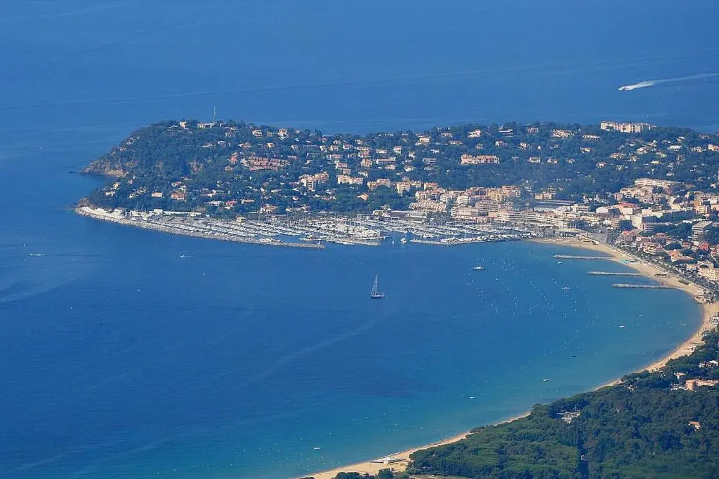 Centre ville ,5min de la plage 6 personnes