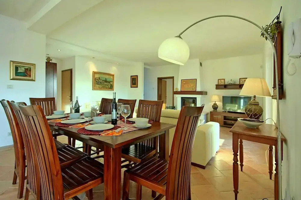 Gorgeous Villa With Private Swimming Pool and Covered Terrace
