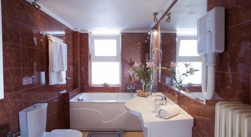 Captains House Traditional Hotel Suites