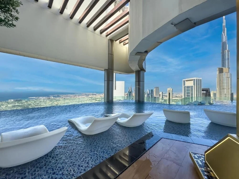 Burj Khalifa View Pool -1 BDR Paramount
