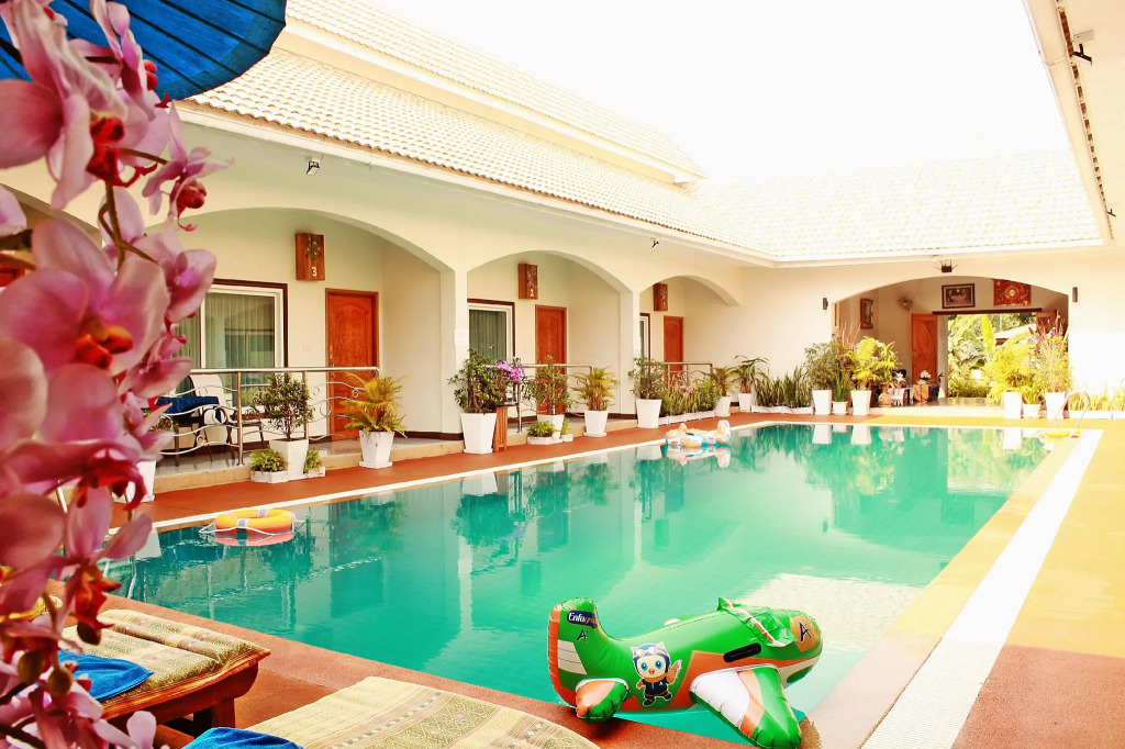 Nok Resort & Hotel